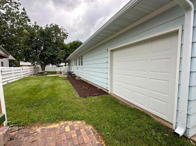 310 15th St SE, Huron, SD 57350 - photo 4