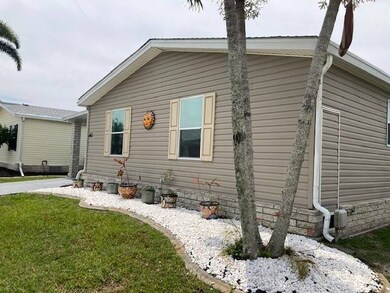 27110 Jones Loop Rd unit 143, Punta Gorda, FL 33982 - photo 3