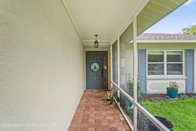 photos_high_resolution_004_Front_Door