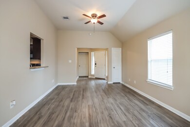 308 Broken Pine Ct, Conroe, TX 77304 - photo 4