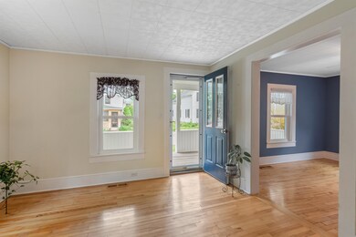 4 Oak St, Essex Junction, VT 05452 - photo 5