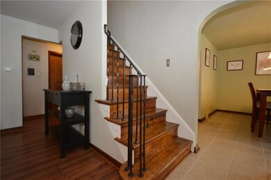 Entry/Stairs