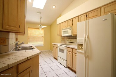 Peppertree St 4395 - Entry - Kitchen a (