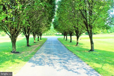 832 Deer Mountain Dr, Harpers Ferry, WV 25425 - photo 2