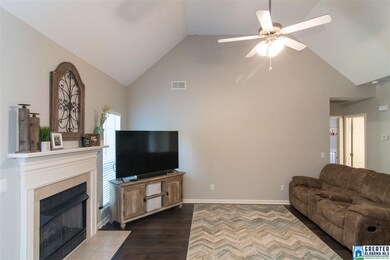 472 Camden Cove Cir, Calera, AL 35040 - photo 5