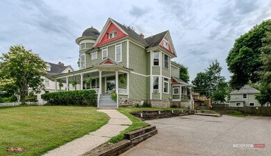 70W13thSt005 LoRes