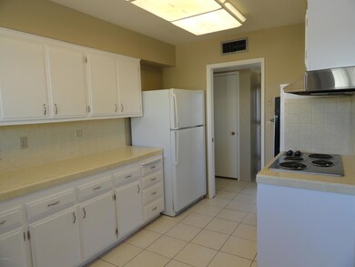 9928 W La Jolla Cir N, Sun City, AZ 85351 - photo 2