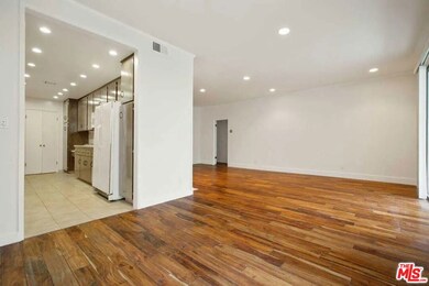 8568 Burton Way unit 101, Los Angeles, CA 90048 - photo 7