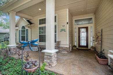 Spacious covered front porch with sitting area.
