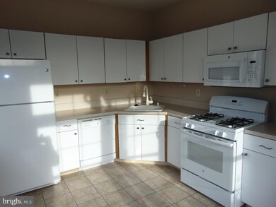 828 Thoreau Ln, Williamstown, NJ 08094 - photo 5