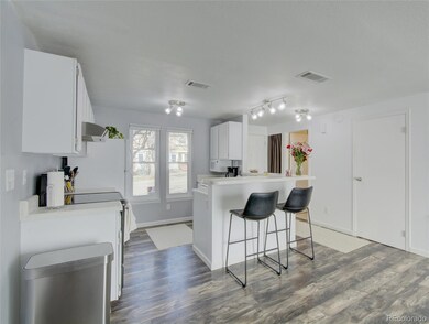 1514 S Ouray Cir unit C, Aurora, CO 80017 - photo 5