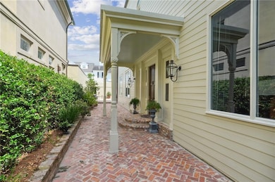 Enter on Prytania - The columns are original to bu