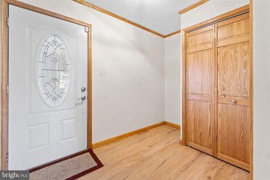 13127 Poplar Tree Rd, Fairfax, VA 22033 - photo 4