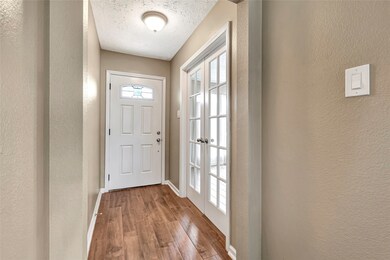 4326 Lucian Ln, Friendswood, TX 77546 - photo 2