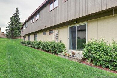 Sliding door to Common Area