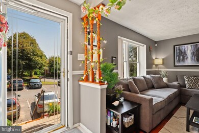 19101 Partridge Wood Dr, Germantown, MD 20874 - photo 2