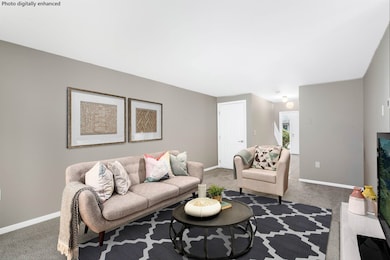 8 Highland Green Ln, MerriMacK, NH 03054 - photo 3