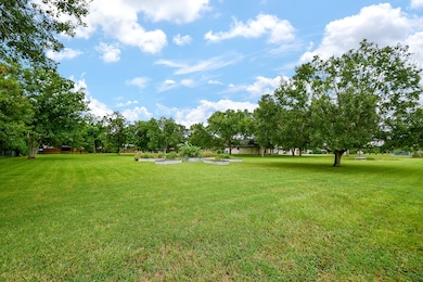 Beautifully manicured property!