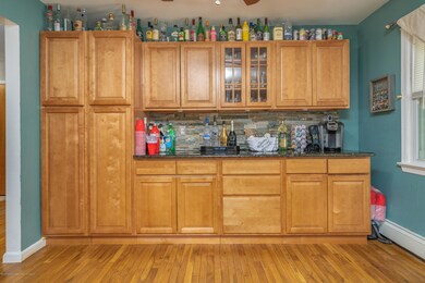 Extra butler pantry area