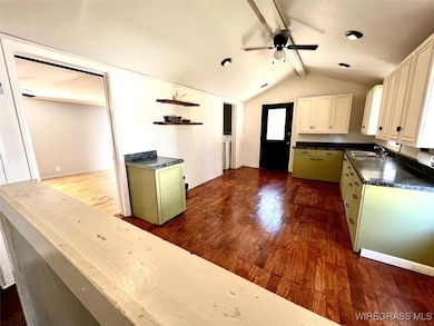 971 Freddie Whiddon Rd, Webb, AL 36376 - photo 5