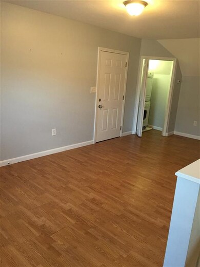 721 Mammoth Rd unit 2, Manchester, NH 03104 - photo 3