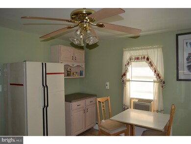 233 Fairview Rd, Crum Lynne, PA 19022 - photo 6