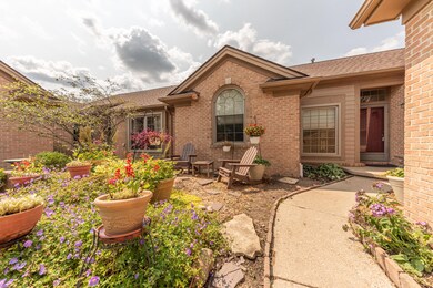 4872 Lone Oak Ct unit 19, Ann Arbor, MI 48108 - photo 3