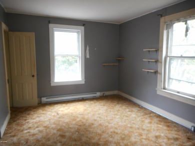 215 Cromwell St, Hawley, PA 18428 - photo 7