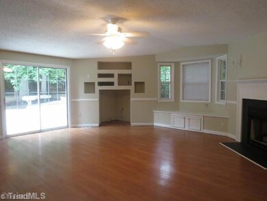 115 Cedar Tree Ct, Statesville, NC 28677 - photo 4