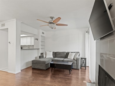 5757 Martel Ave unit B11, Dallas, TX 75206 - photo 2