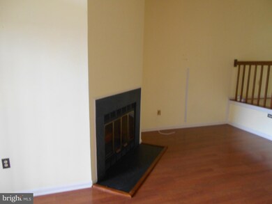 5630 Ringwood Dr unit A, Halethorpe, MD 21227 - photo 3