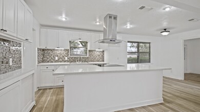 9 Robin Dr, Alvin, TX 77511 - photo 3