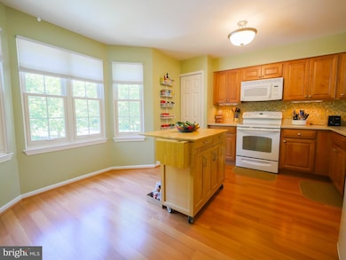 7357 Eden Brook Dr, Columbia, MD 21046 - photo 6