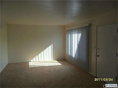 UNIT 7 LIVINGROOM