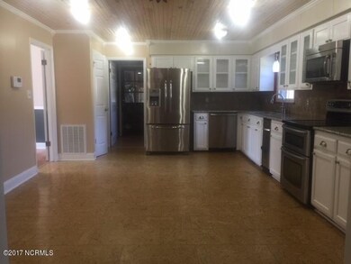 211 Columbia Dr, Jacksonville, NC 28546 - photo 7