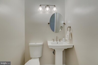 7040 Bedrock Rd, Alexandria, VA 22306 - photo 4