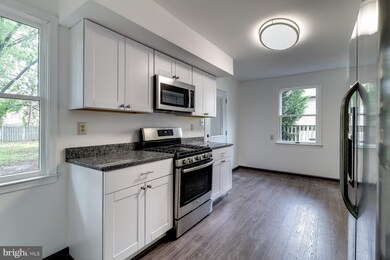 812 Silver Ave, Essex, MD 21221 - photo 5