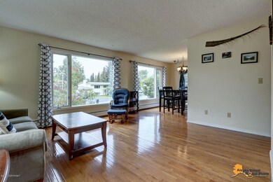 Living room 4