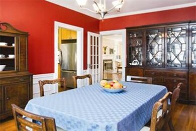 323 Tappan St unit 5, Brookline, MA 02445 - photo 3