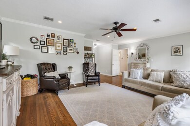 982 W 42nd St, Houston, TX 77018 - photo 7