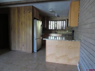 new in 2014 plenty of storage, granite countertops