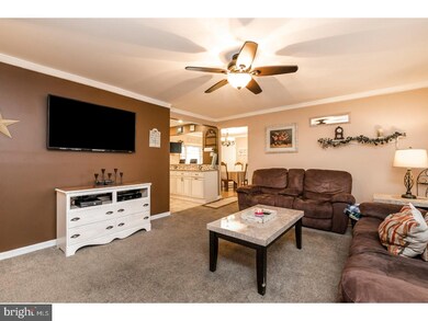 50 Grapevine Rd, Levittown, PA 19057 - photo 7