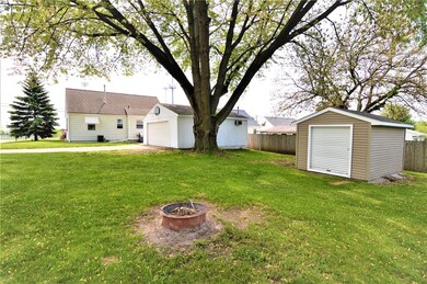 900 15th St SW, Cedar Rapids, IA 52404 - photo 5