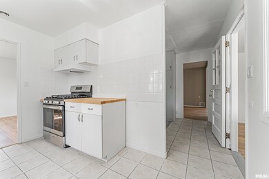 410 N Kankakee St, Lincoln, IL 62656 - photo 7