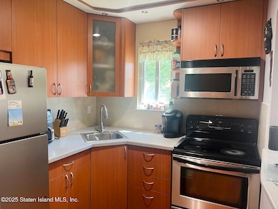 3745 Amboy Rd unit 10B, Staten Island, NY 10308 - photo 6