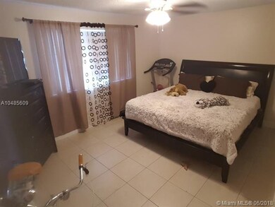 SPACIOUS MASTER BEDROOM