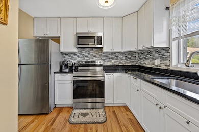 827 Oronoke Rd unit 8-9, Waterbury, CT 06708 - photo 2