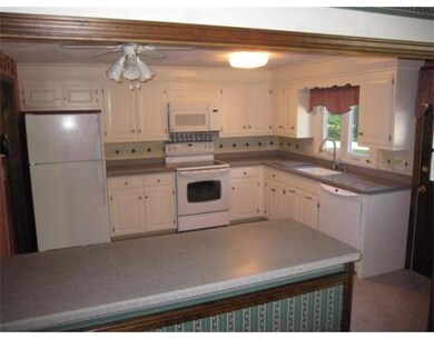 162 Stonecleave Rd, North Andover, MA 01845 - photo 3