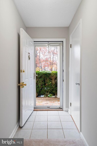 12197 Cardamom Dr, Woodbridge, VA 22192 - photo 4