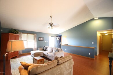 8805 Teak Dr, Louisville, KY 40228 - photo 6